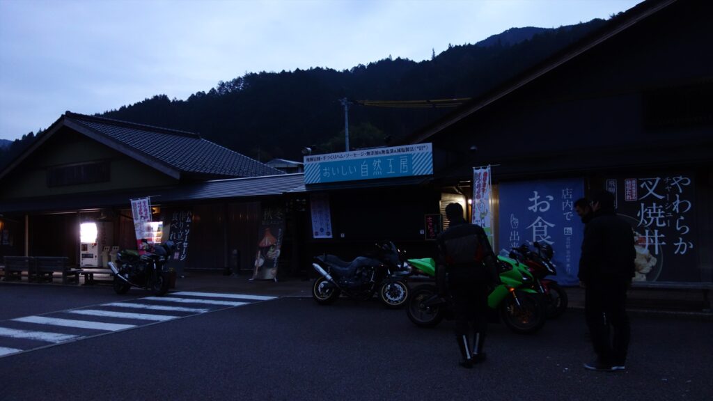 画像を等倍で表示します